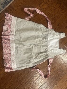 Girls Stellybelly White Eyelet Apron Dress with Pink Floral Trim. Size 5
